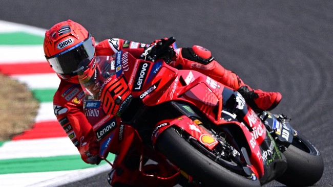 Marquez Menang, Quartararo Jatuh Marc Marquez dari Ducati memenangkan sprint race MotoGP Belanda 2025 di Sirkuit Assen, Sabtu (28/6). Fabio Quartararo yang meraih pole position terjatuh.