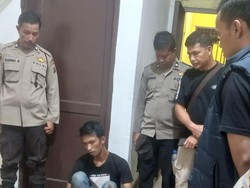 Cemburu Buta Lihat Chat di HP Picu Johan Tusuk Leher Kekasihnya