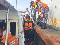 Kapal Bawa 269 Penumpang Kandas di Selat Bali