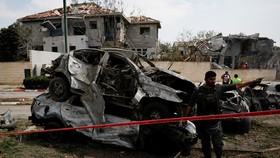 Rudal-rudal Iran Bombardir Israel Selatan Tewaskan 3 Warga Zionis