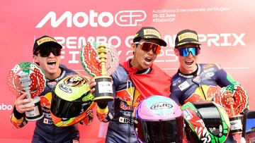 Liputan Olahraga CNN Sport : Veda Ega Naik Podium yang Sama dengan Marquez di Mugello