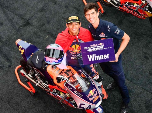Veda Ega Menang Race 2 Red Bull Rookies Cup 2025 di Sachsenring
