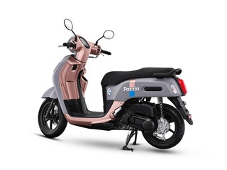 Motor Matic untuk Pengendara Bertubuh Mungil, Tinggi Jok Berapa yang Aman buat Kaki?