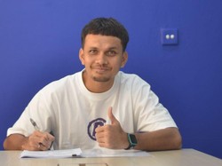 Al Hamra Hehanussa Susul Rezaldi Gabung Persib