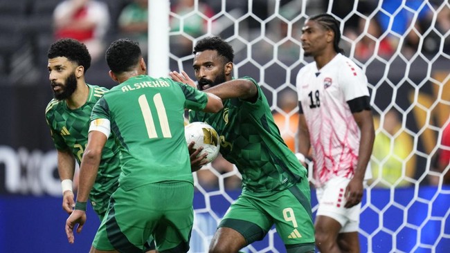 Arab Saudi yang berstatus tim undangan berhasil lolos ke perempat final Gold Cup 2025 usai bermain imbang 1-1 lawan Trinidad&Tobago, Senin (23/6) pagi WIB.