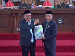 Firdaus Serahkan Draf Awal RPJMD 2025-2029, Janji Takalar Lebih Sejahtera