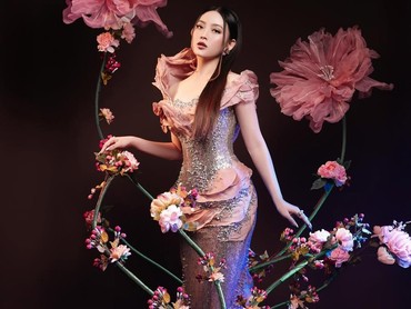 img-title Dipertanyakan Natasha Wilona, Ini Arti Dame Un Grr