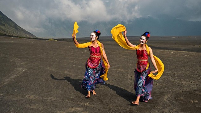 FOTO: Dongkrak Wisata Lewat Eksotika Bromo 2025