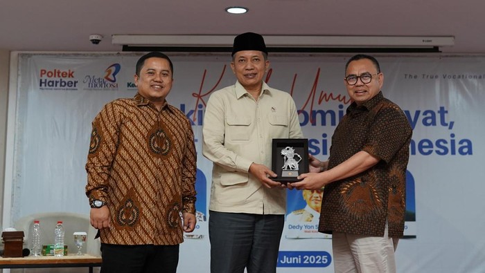 Diikuti Ratusan Mahasiswa, Dosen, Dinas Koperasi Kota/Kabupaten Beserta Pengurus Koperasi di Wilayah Kota Tegal, Kab Tegal, Kab Brebes, dan Kab Pemalang.