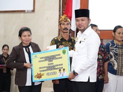 Gubernur Kaltim Berangkatkan Marbot-Penjaga Gereja Umrah dan Perjalanan Rohani