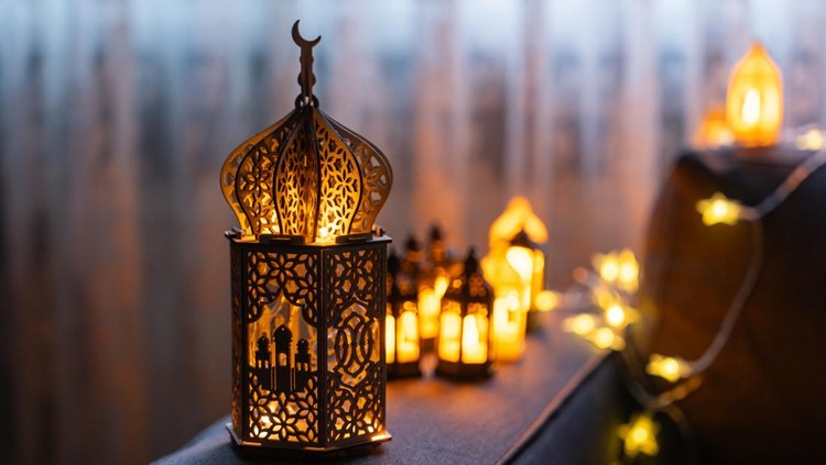 Ilustrasi Tahun Baru Islam Colorful Ramadan Lanterns Ramadan Month Background, Eid Mubarak Concept Photo, Uskudar Istanbul, Turkiye (Turkey)