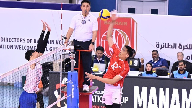 Pelatih Timnas Voli Ungkap Rahasia Comeback Kalahkan Vietnam Asisten pelatih Timnas Voli Indonesia, Erwin Rusni, ungkap kunci kemenangan dramatis 3-2 atas Vietnam di AVC Nations Cup 2025.