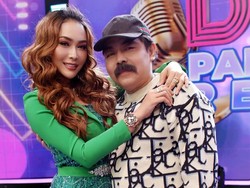 Inul Daratista Larang Mas Adam Nyebur Kolam Lagi Usai Pembuluh Vena Putus