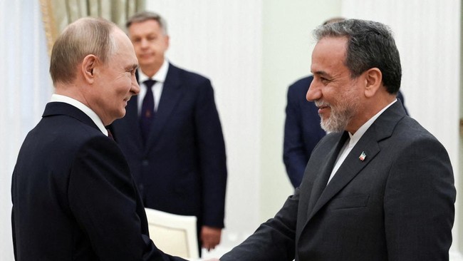 Rusia Akan Bantu Rakyat Iran Menjamu Menlu Iran Araghchi, Putin tegaskan Rusia akan bantu rakyat Iran.