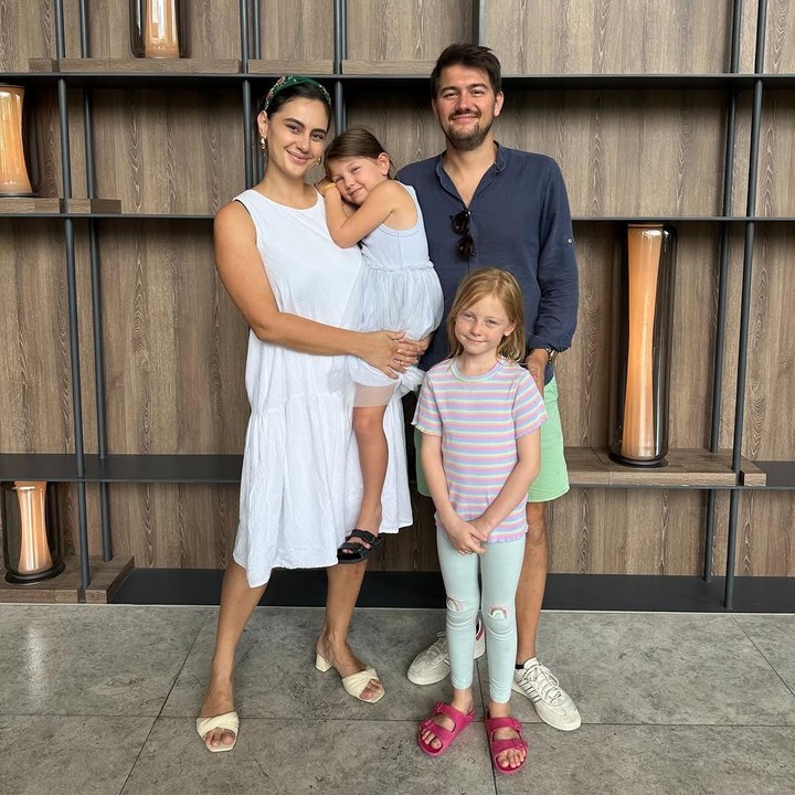 <p>Artis Marissa Nasution memutuskan menetap di Singapura sejak menikah dengan Benedikt Brueggemann. Jadi, tak heran bila Marissa menjalani kehamilan dan melahirkan dua anaknya di Singapura. Marissa melahirkan anak pertamanya Allie pada Mei 2018. Pada 2020, perempuan 39 tahun ini melahirkan anak keduanya Ollie. (Foto: Instagram @marissaln)</p>