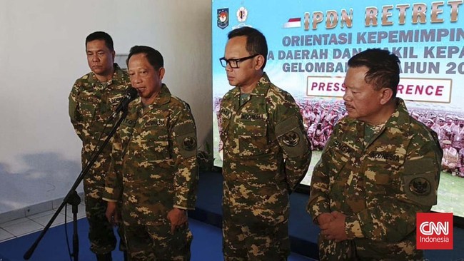 Mendagri Tito Karnavian membuka retret kepala daerah gelombang 2 di IPDN, Jatinangor, untuk memperkuat persatuan bangsa. Sebagian besar kepala daerah hadir.