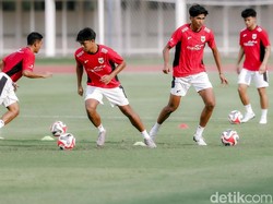 Susunan Lengkap Tim Pelatih Timnas Indonesia U-23, Ada Simon Tahamata