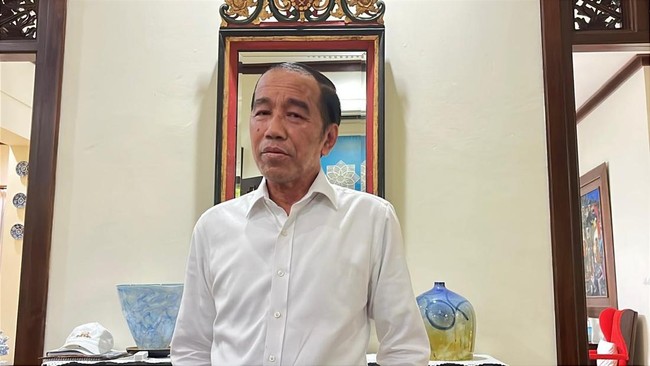 Presiden Jokowi berhak mendapatkan layanan kesehatan dari dokter kepresidenan setelah mengidap alergi. Biaya ditanggung APBN sesuai Perpres No. 18/2018.