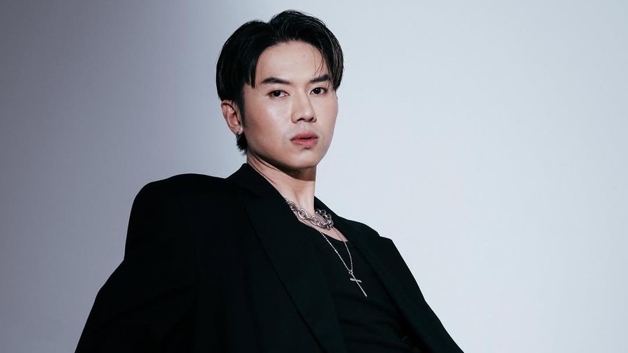 Rafael Tan Oplas&comma; Disebut Tak Mirip Park Seo Joon Lagi