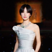 Intip Gaya Elegan Song Hye Kyo Pakai Gaun Pink hingga Baby Blue di Potret Terbaru, Bikin Terpesona!