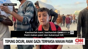 VIDEO: Tepung Dicuri, Anak Gaza Terpaksa Makan Pasir