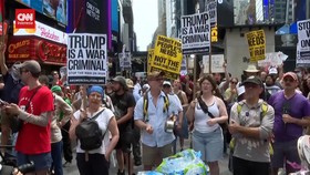 VIDEO: Ratusan Orang di New York Protes Serangan AS ke Iran
