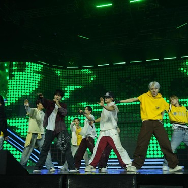 Lirik Lagu Better Than Me - TREASURE