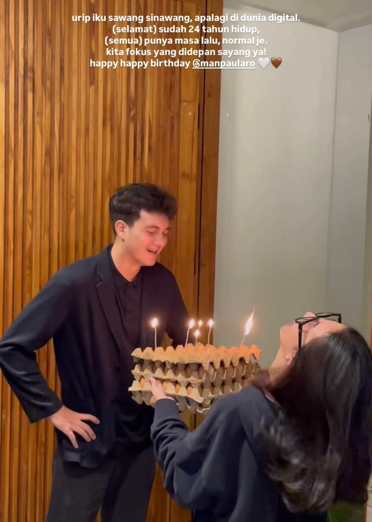 Ulang tahun Nyoman Paul&comma; dapat kejutan spesial dari Keisya Levronka