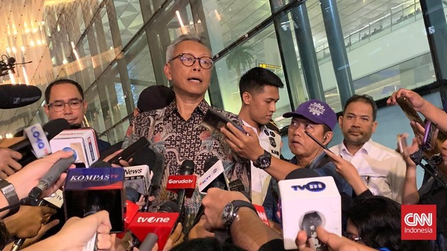 11 WNI Dievakuasi dari Iran Tiba di Bandara Soetta Sebanyak 11 WNI yang dievakuasi dari Iran imbas serangan Israel telah tiba di Bandara Soetta pada Selasa (24/6).