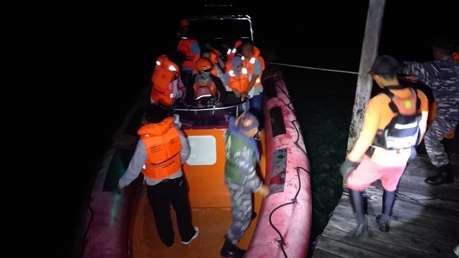 Kabid Humas Polda Bali Kombes Pol Ariasandy mengatakan KMP Tunu Pratama Jaya sempat melakukan panggilan darurat sesaat sebelum terbalik dan tenggelam.