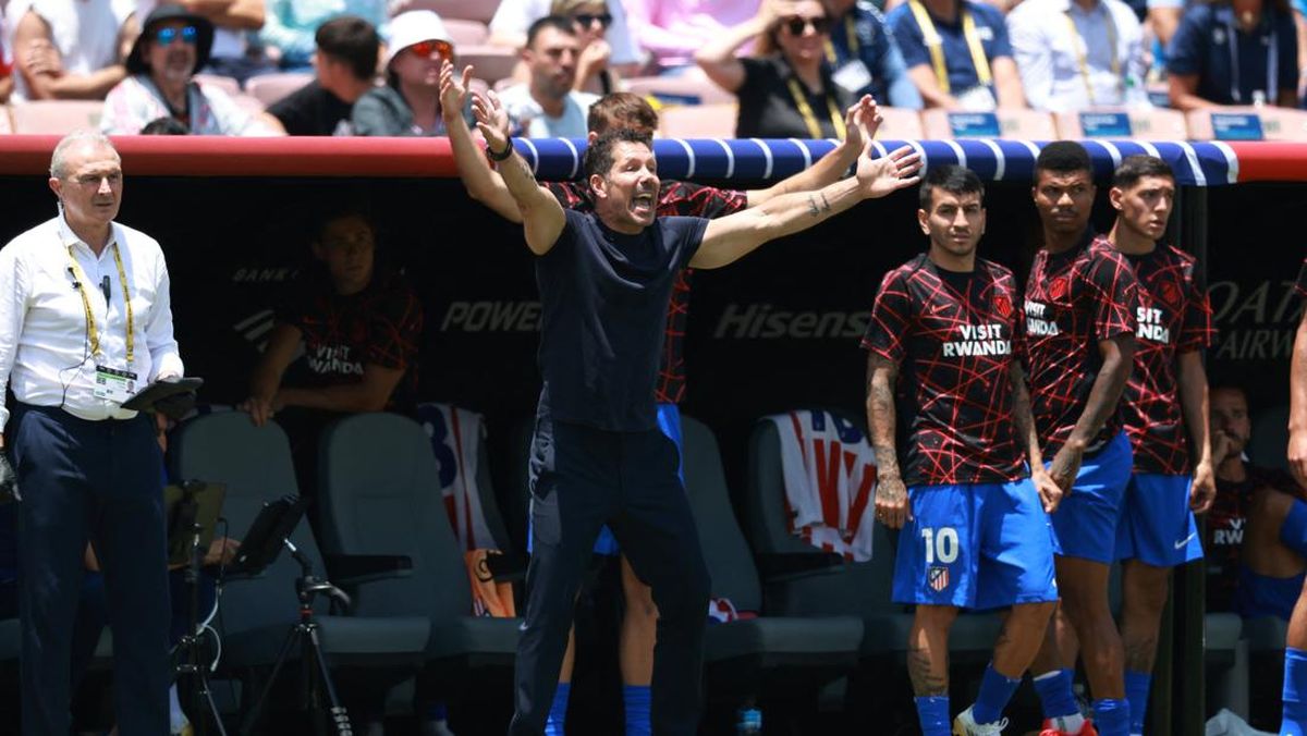 Atletico Tersingkir di Fase Grup, Simeone Salahkan Wasit