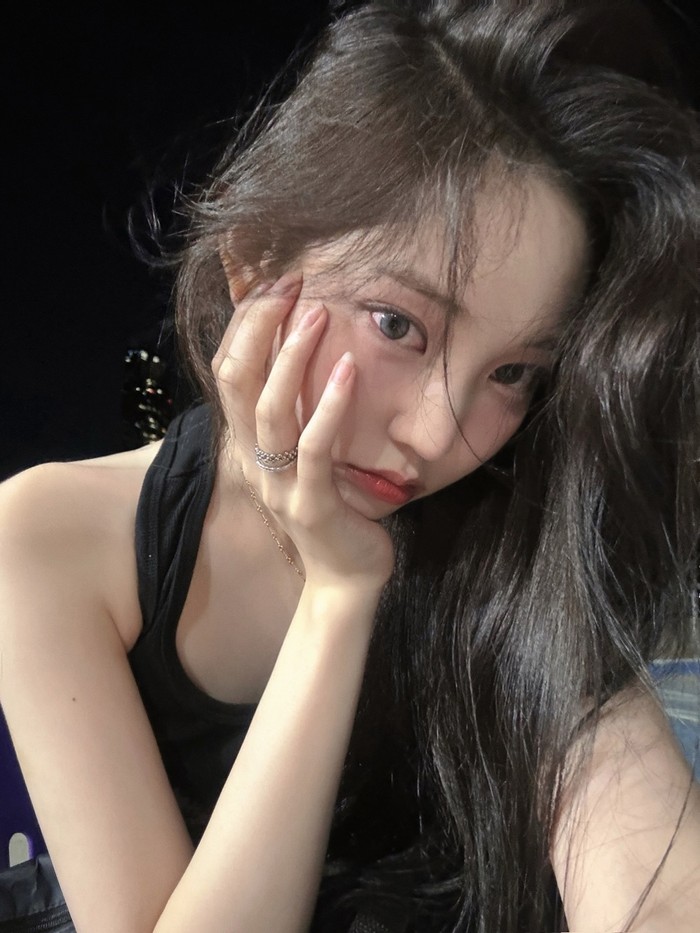 Grup co-ed naungan THEBLACKLABEL ini akhirnya merilis lagu pre-release, ‘FAMOUS’, secara digital dan performance video double title track, ‘WICKED’, serta mengumumkan nama fandom resmi, yakni DAY ONE, pada Senin, (23/6/2025)./ Foto: instagram.com/youngseo