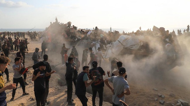 GHF Ngotot Lanjutkan Operasi Bantuan di Gaza Meski Didesak Bubar Sekitar 600 warga Gaza tewas saat antre bantuan makanan di lokasi distrubusi GHF karena ditembaki tentara Israel.