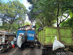 Amarah Warga di Makassar gegara Antrean Truk Sampah TPA Antang