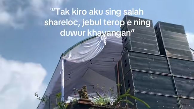 Ngeri Banget! Heboh Pelaminan di Atas Atap Rumah Warga