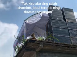 Ngeri Banget! Heboh Pelaminan di Atas Atap Rumah Warga