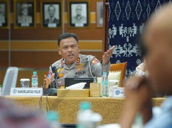 Polri Sahabat Masyarakat, Kakorlantas Gencarkan Program Polantas Menyapa dan Senyum Polisi