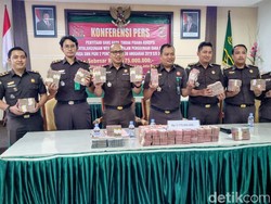 Korupsi Dana BOS, Kejari Ponorogo Sita Rp 3,1 M dan 14 Kendaraan