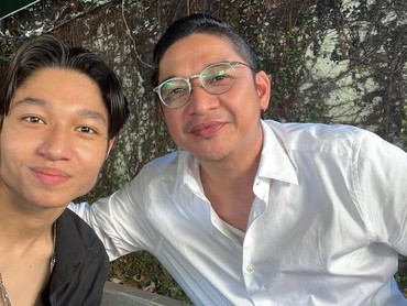 img-title Pasha Ungu Ngamuk Kiesha Ditampar Dimas Anggara, Ini 7 Potret Ayah & Anak Saling Dukung