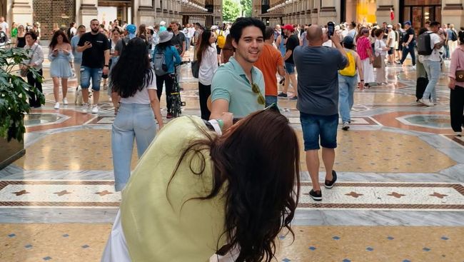 Luna Maya dan Maxime Bouttier Honeymoon di Italia, Ini 7 Potret Mesra Peluk-Cium di Ranjang