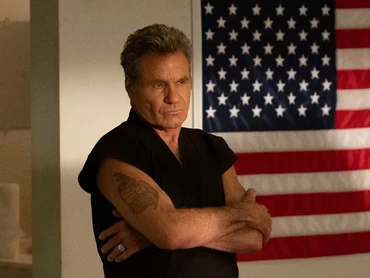 img-title Martin Kove 'Cobra Kai' Diusir dari Fancon Imbas Gigit Lawan Main