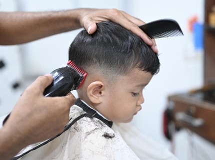 12 Rekomendasi Potongan Rambut Low Fade Cut untuk Anak Laki-laki