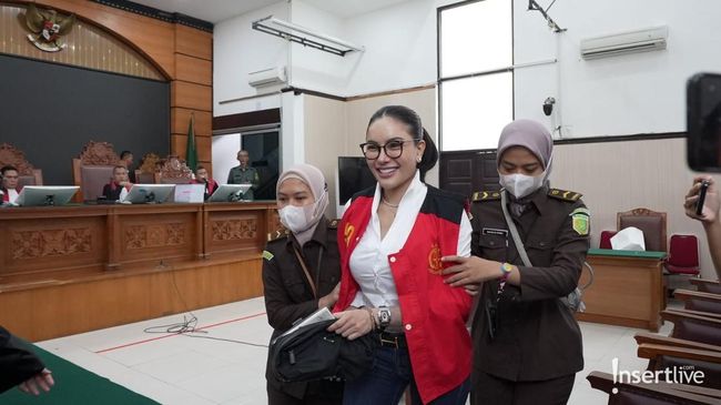 Eksepsi Nikita Mirzani soal Kasus Pengancaman dan TPPU Ditolak Hakim