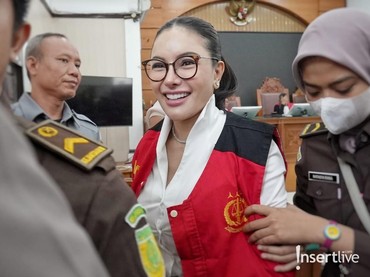 img-title Begini Tanggapan Nikita Mirzani Usai Eksepsi Ditolak Jaksa Penuntut Umum