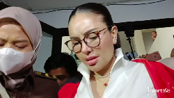 Terpopuler: Nikita Mirzani Nangis di Sidang Kasus Vadel vs Nama Anak ke-3 UAS