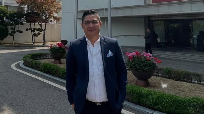 Penyanyi yang juga anggota DPR, Sigit Purnomo Said atau Pasha Ungu, datang melayat ke rumah duka mendiang Affan Kurniawan pada Jumat (29/8).