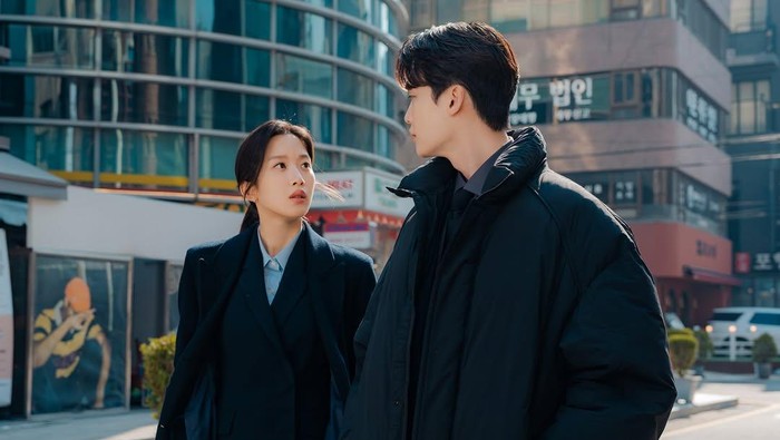 tvN Perlihatkan Kesibukan Terbaru Para Pengacara di Drama Law and The City, Ada Lee Jong Suk hingga Moon Ga Young tvN Perlihatkan Kesibukan Terbaru Para Pengacara di Drama Law and The City, Ada Lee Jong Suk hingga Moon Ga Young