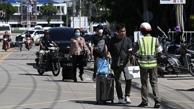 Tentara Kamboja dan Thailand terlibat baku tembak dalam bentrokan terbaru di wilayah perbatasan yang disengketakan pada Kamis (24/7).