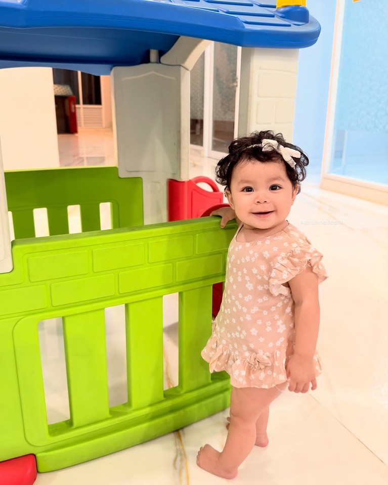 Alesha, putri Larissa Chou dan Ikram Rosadi Alesha, putri Larissa Chou dan Ikram Rosadi