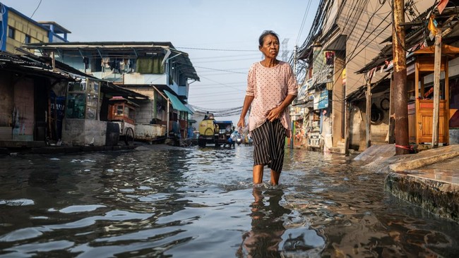 2 RT Masih Tergenang Pagi Ini BPBD DKI Jakarta mencatat dua RT masih terendam banjir imbas hujan deras yang mengguyur Jakarta hingga Kamis (3/7) pagi.